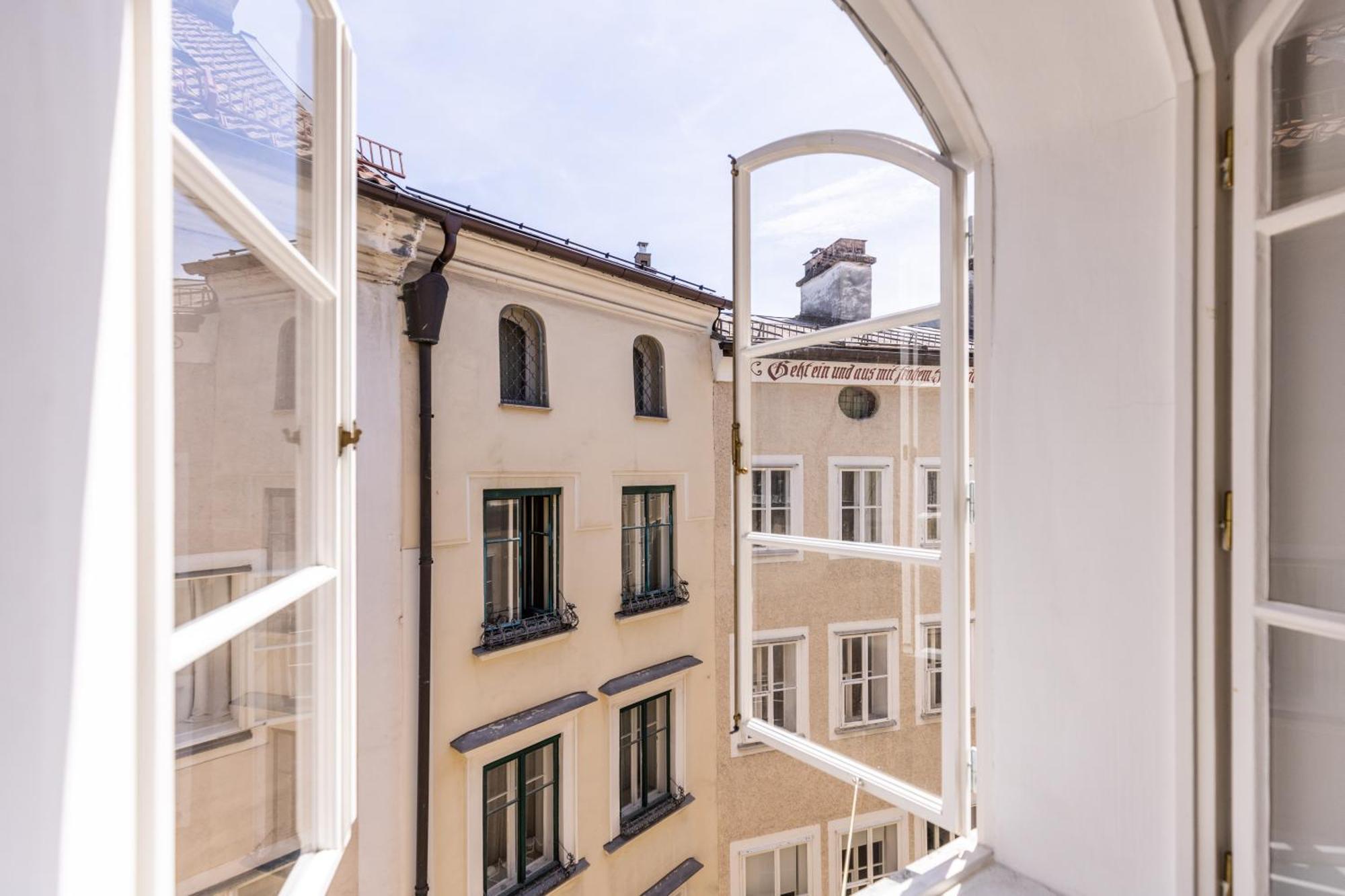 Small Luxury Hotel Goldgasse Salzburgo Exterior foto